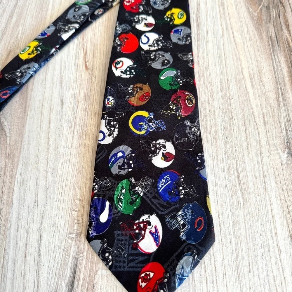 Vintage Team NFL Helmet Tie